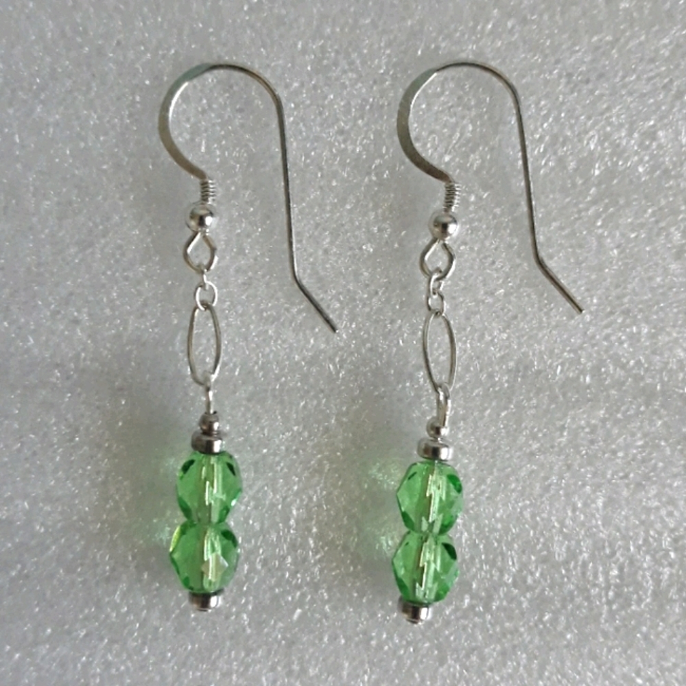 🎈2/$15 Sterling Silver Green Czech Crystal Drop Earrings